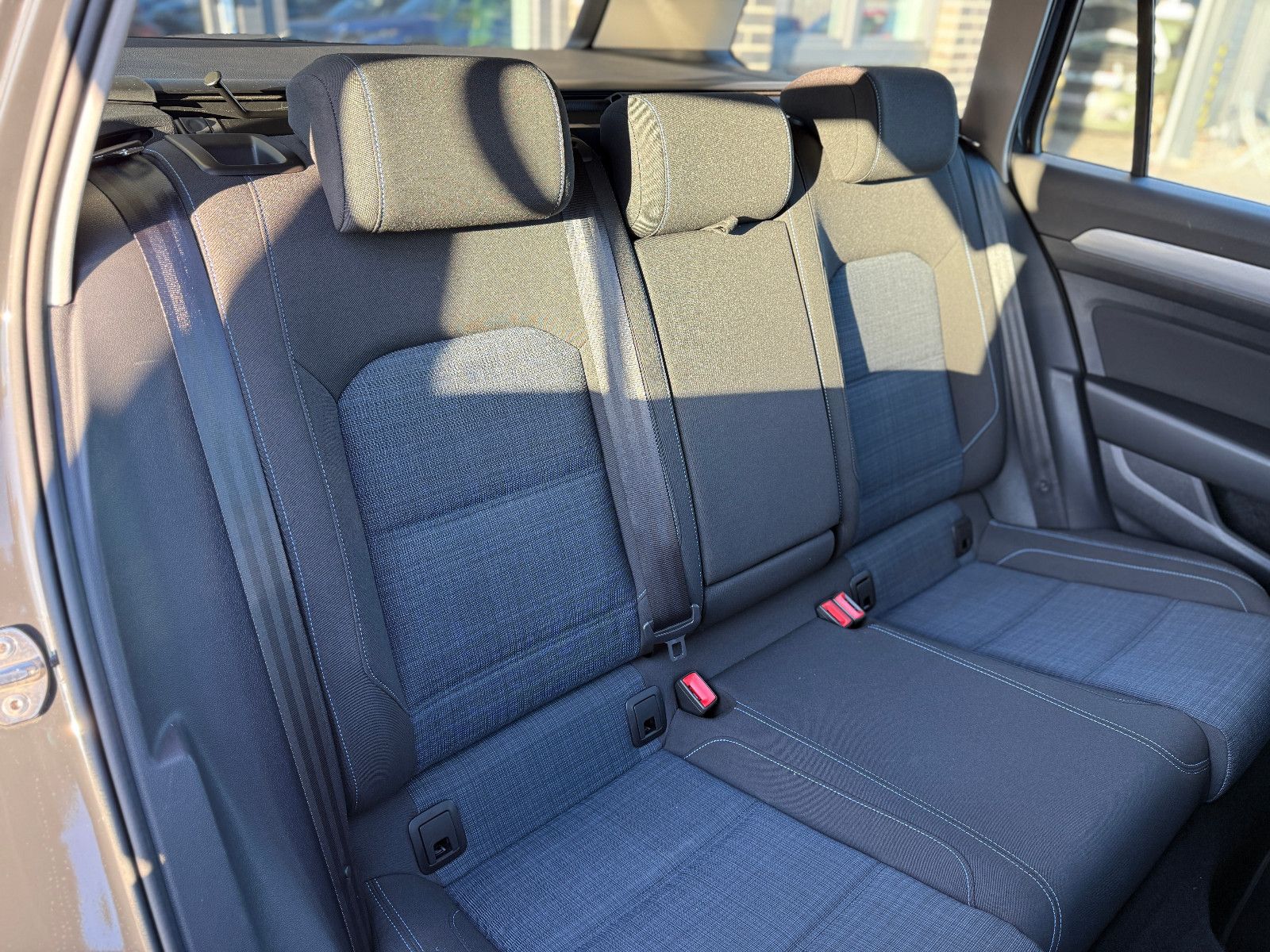 Volkswagen Passat Variant GTE*SHZ*NAVI*KAM*PDC*AHK*LED*ACC foto 17