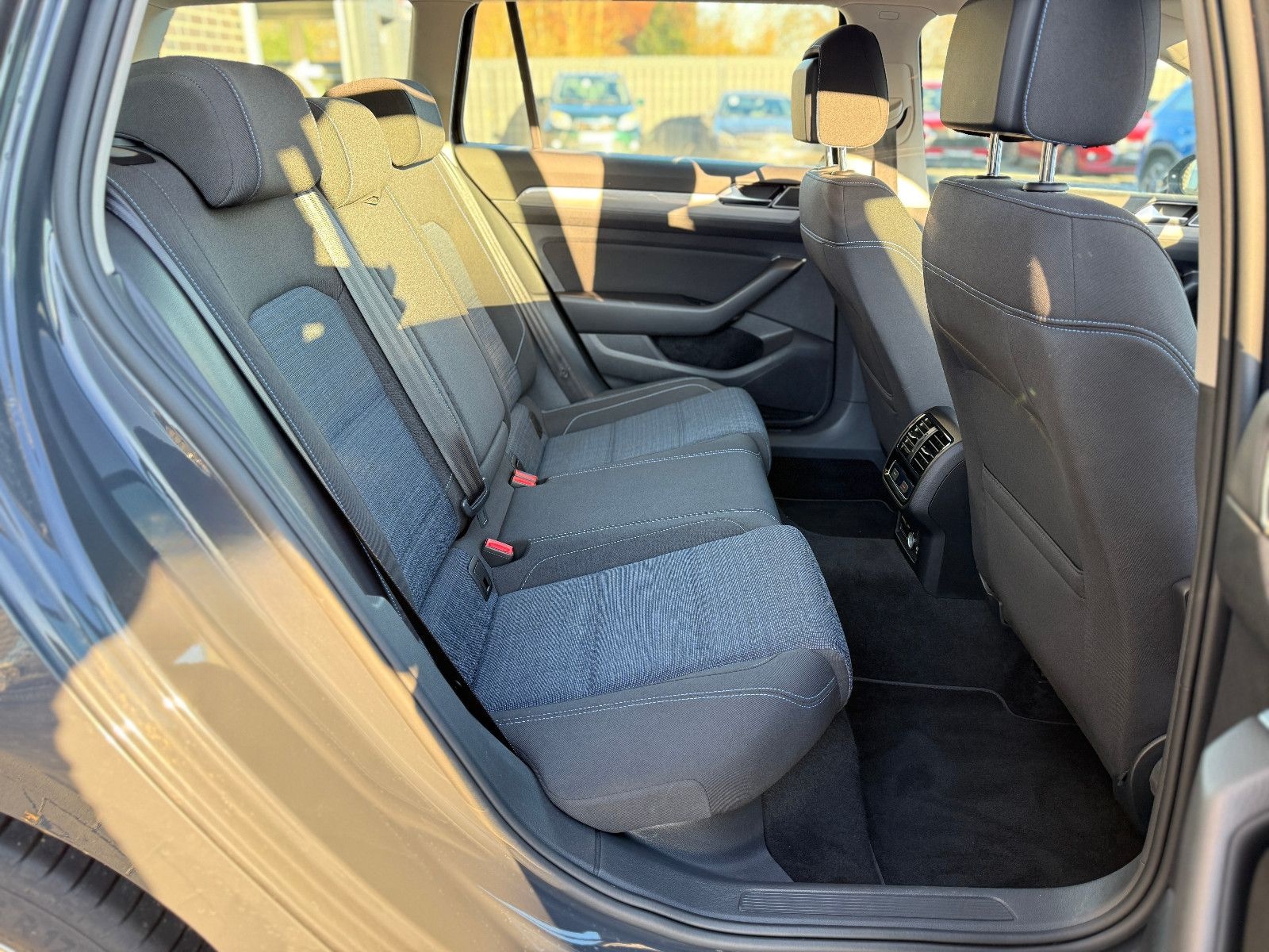 Volkswagen Passat Variant GTE*SHZ*NAVI*KAM*PDC*AHK*LED*ACC foto 18