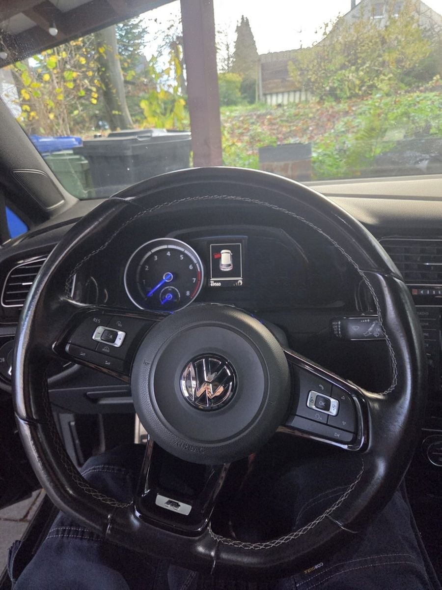 Volkswagen Golf VII R 2.0 TSI 4MOTION  foto 10