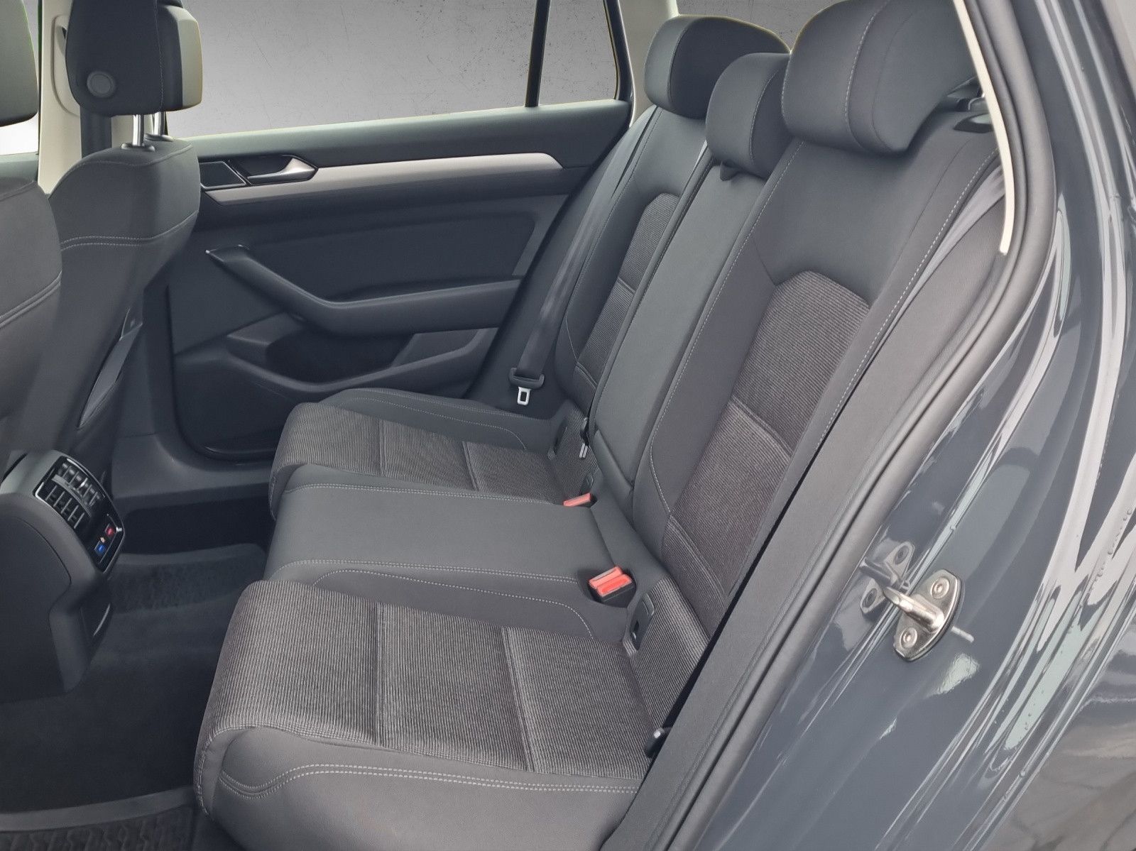 Volkswagen Passat Variant Comfortline 1,5 TSI DSG ACC Navi foto 12