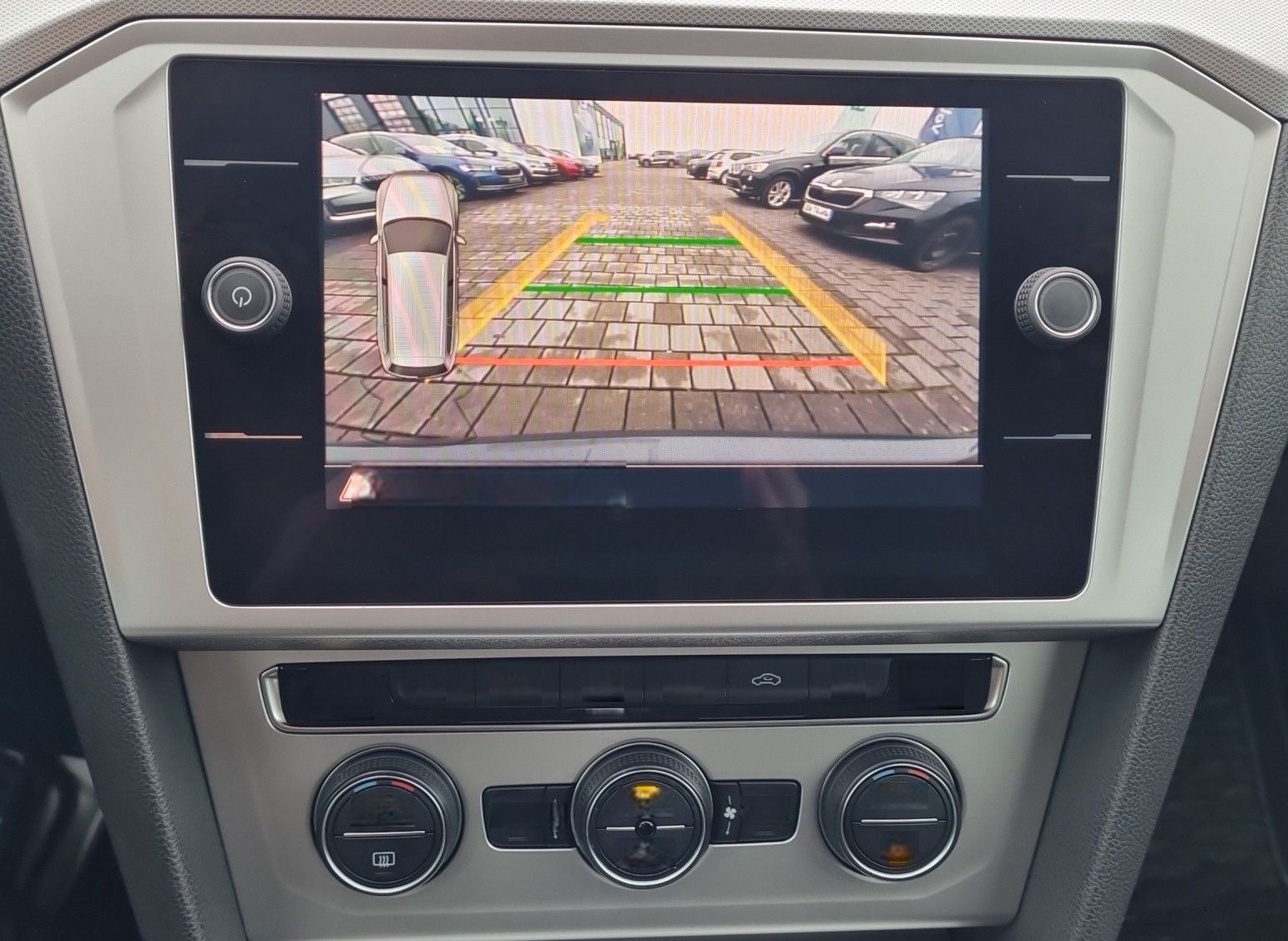 Volkswagen Passat Variant Comfortline 1,5 TSI DSG ACC Navi foto 17