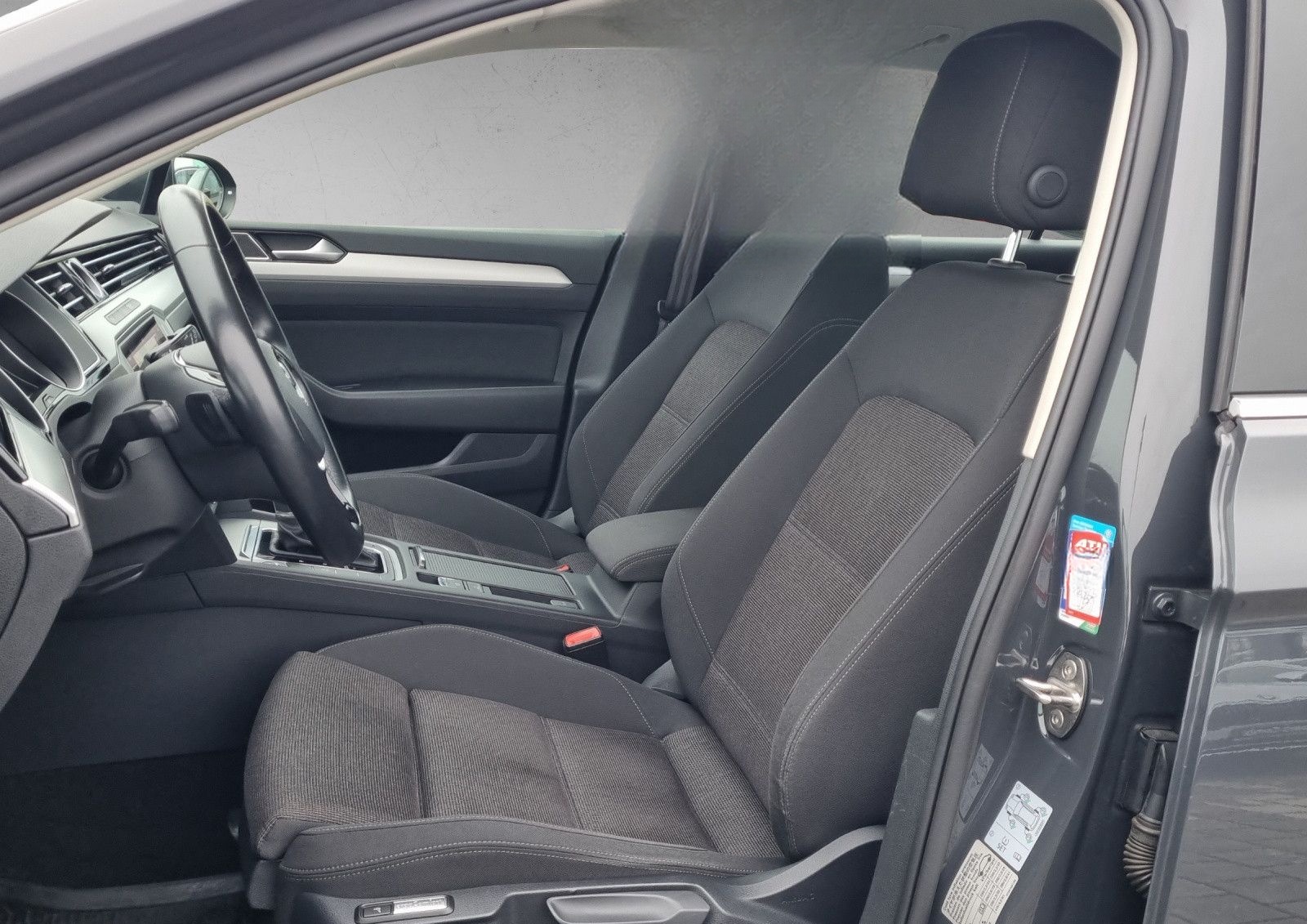 Volkswagen Passat Variant Comfortline 1,5 TSI DSG ACC Navi foto 9