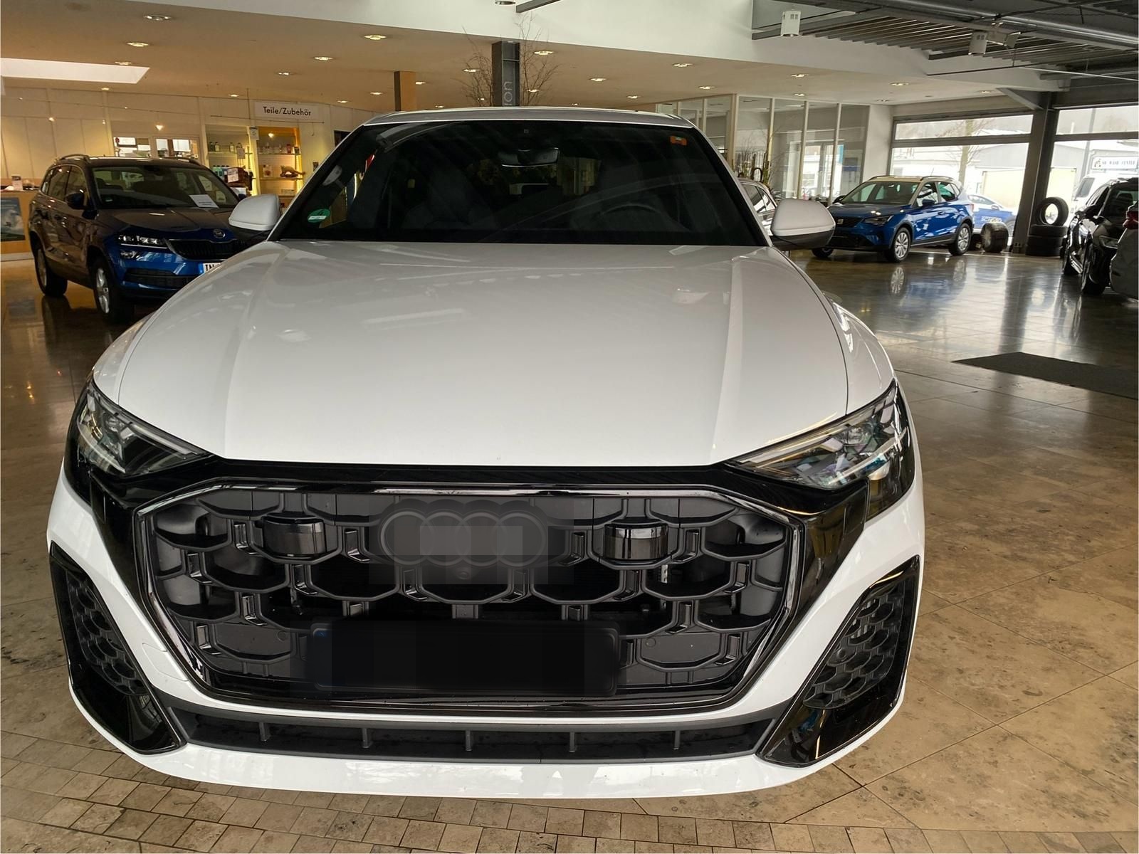 Audi SQ8 4.0 V8  B+O Matrix LED "22" LM Panoramadach foto 2