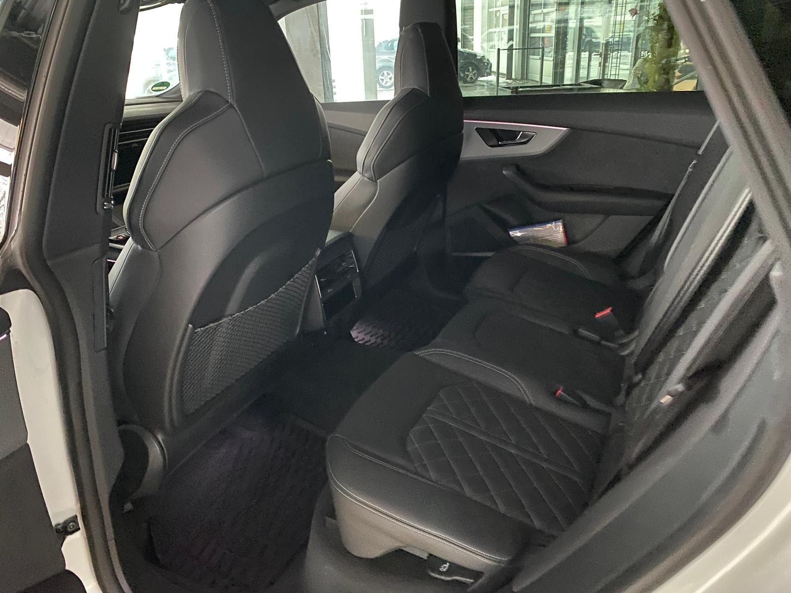 Audi SQ8 4.0 V8  B+O Matrix LED "22" LM Panoramadach foto 7