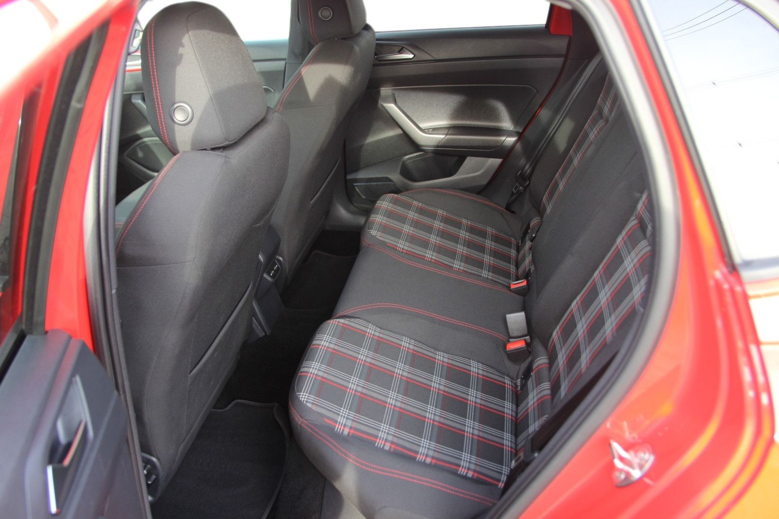 Volkswagen Polo VI GTI DSG/ Navi/ACC/ PDC/1.Hand foto 18