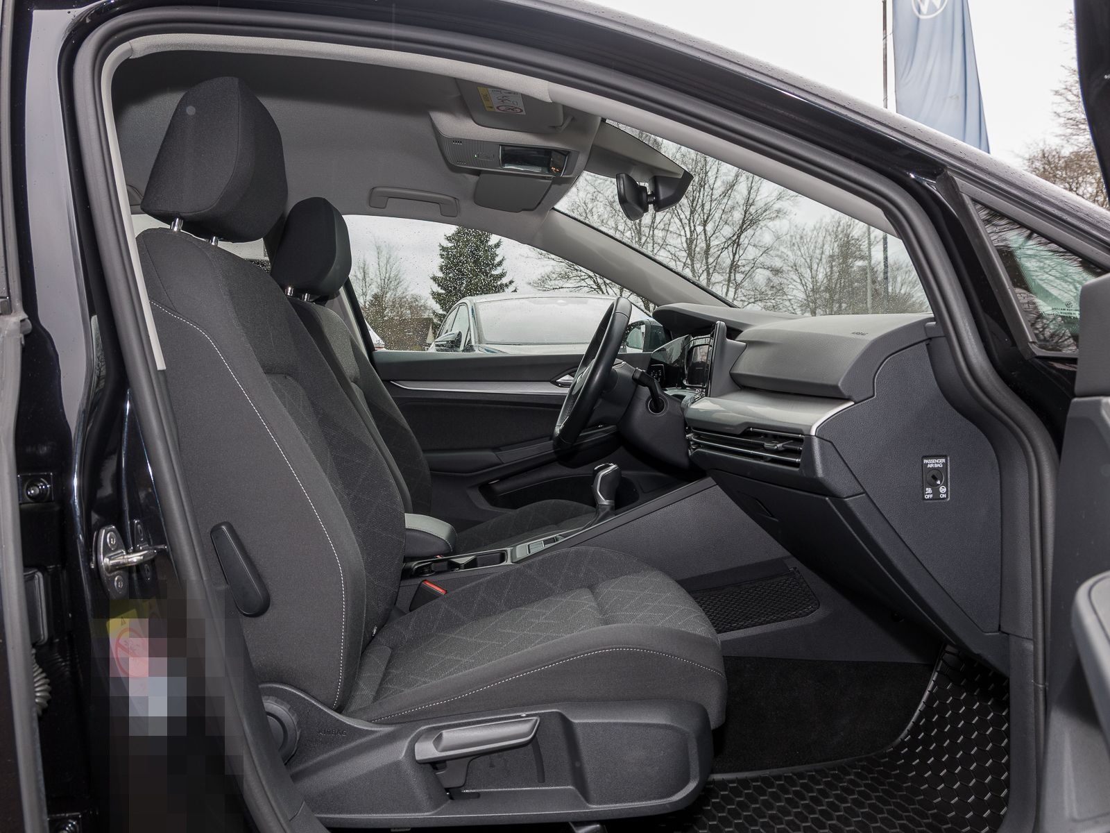 Volkswagen Golf VIII  1.5 l TSI Life NAVI LED GJ-REIFEN PRI foto 3