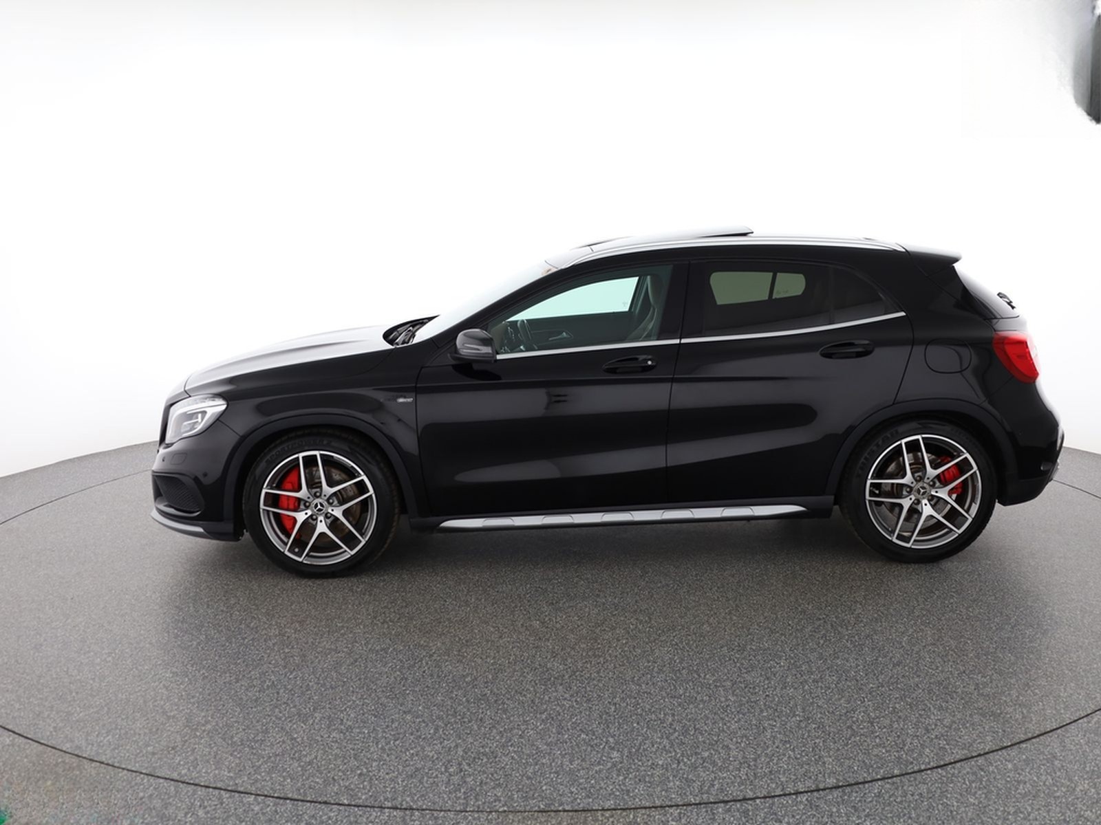 Mercedes-Benz GLA 45 AMG 4M EXKLUSIV KAMERA,COMAND,MEMORY,PANO foto 2