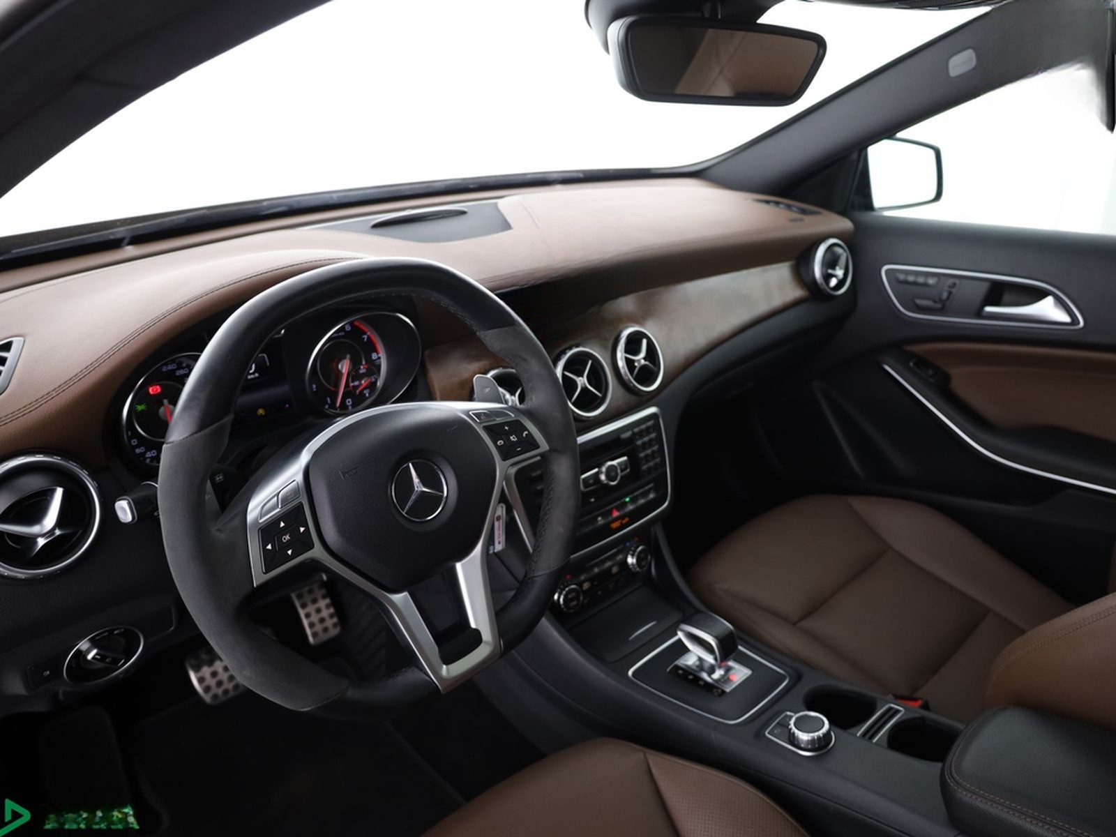 Mercedes-Benz GLA 45 AMG 4M EXKLUSIV KAMERA,COMAND,MEMORY,PANO foto 9