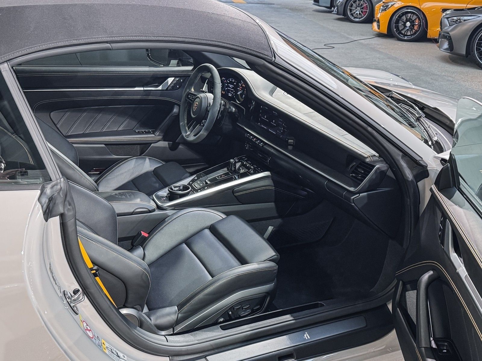 Porsche 911 Turbo S Cabrio AeroKit+Burmester+Carbon foto 16