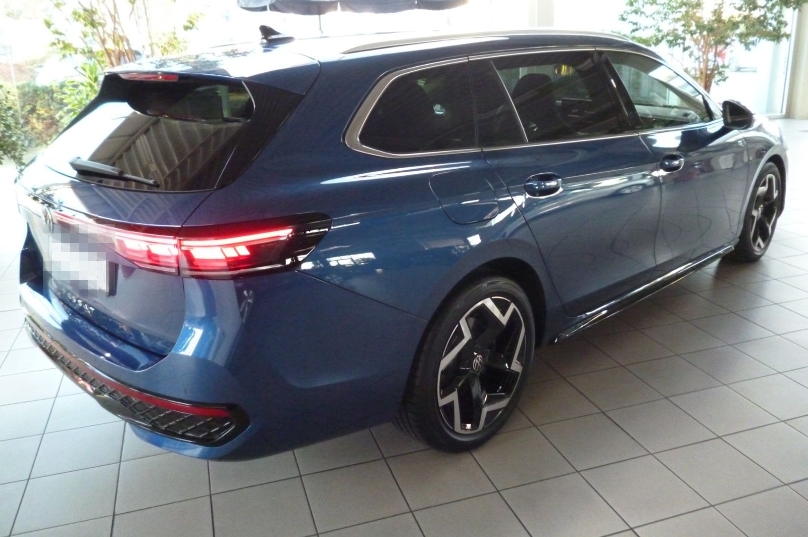 Volkswagen Passat Variant 2.0 TDI/DSG*R-line*MATRIX*AZV*HuD foto 4