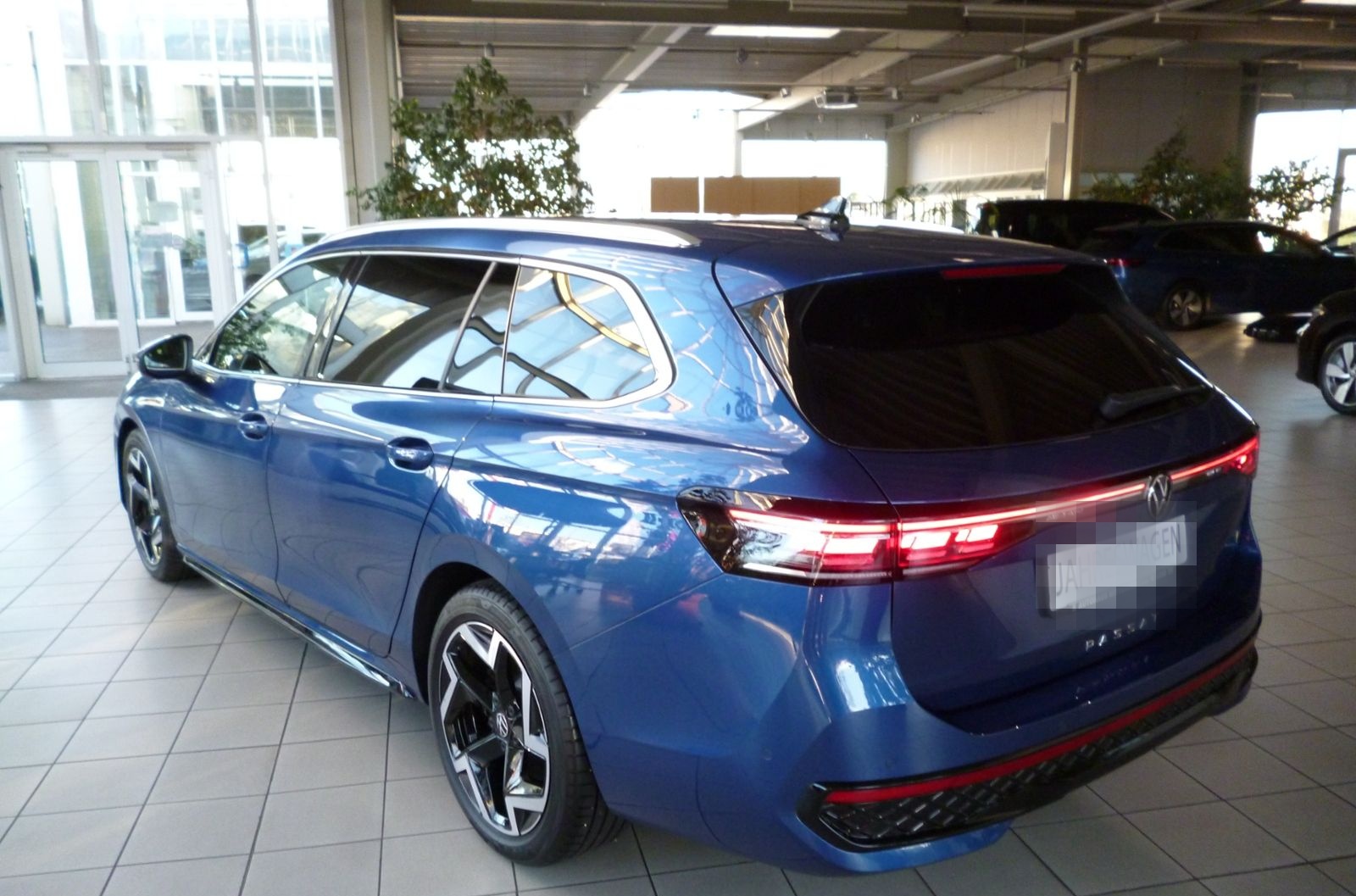 Volkswagen Passat Variant 2.0 TDI/DSG*R-line*MATRIX*AZV*HuD foto 5