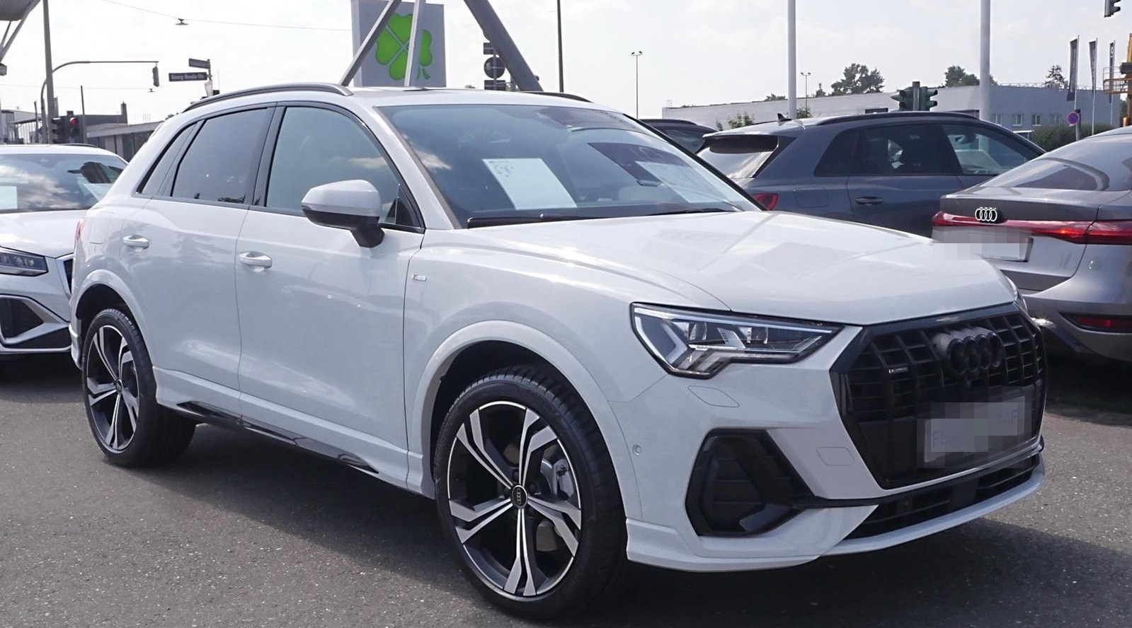 Audi Q3 S line 40 TDI qu. 142kW S tronic AHK Pano foto 2