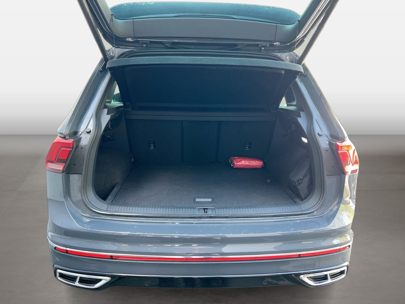 Volkswagen Tiguan 2.0 TDI R-line Matrix|CarPlay|AHK|Pano|SD foto 12