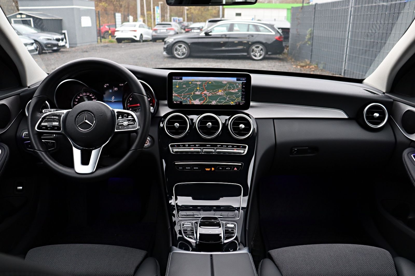 Mercedes-Benz C 300 Avantgarde *LED*RFK*NAVI*CAR-PLAY*AHK* foto 9