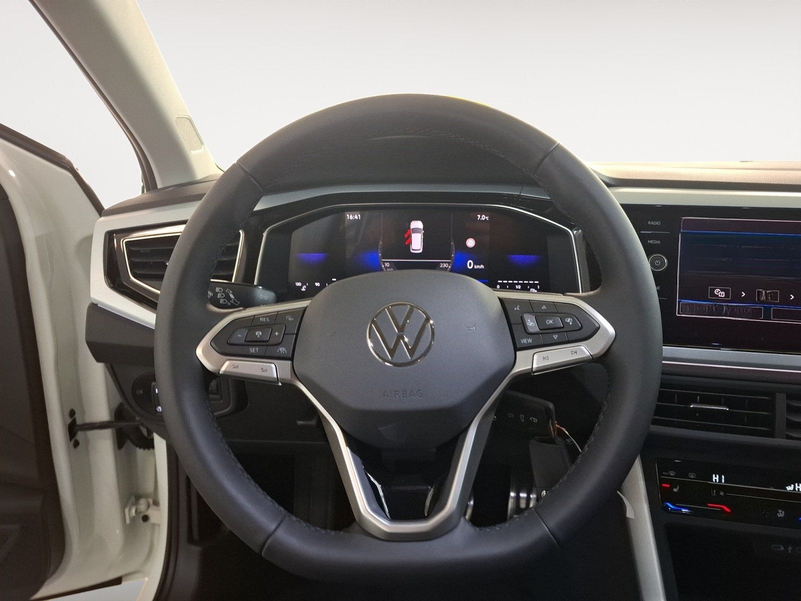 Volkswagen Polo VI 1.0 TSI Goal 2xKlima ACC DynLicht KlimaA foto 10