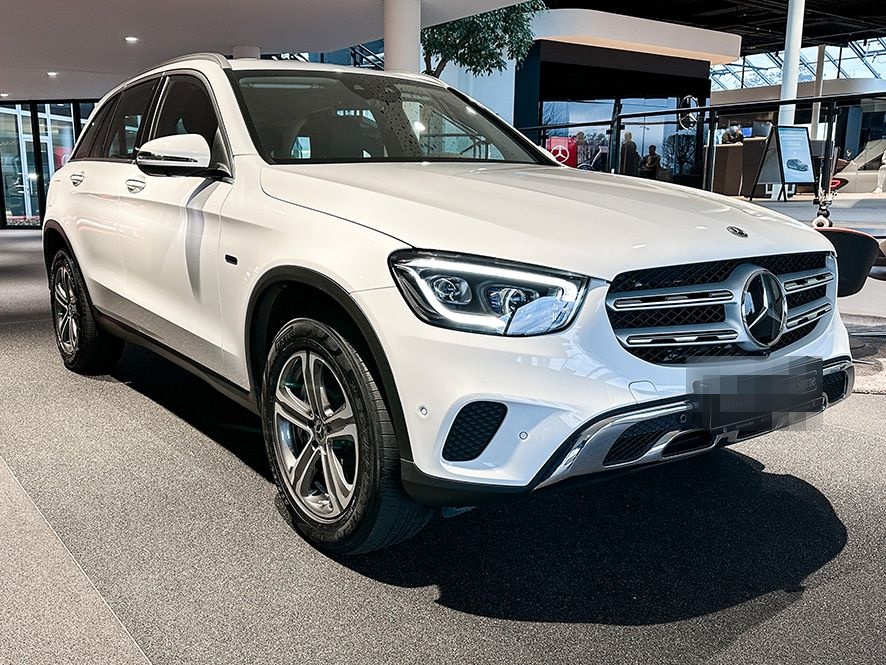 Mercedes-Benz GLC 300 e 4M EXCLUSIVE+OFFROAD+MULTIB+AHK+DISTR foto 4