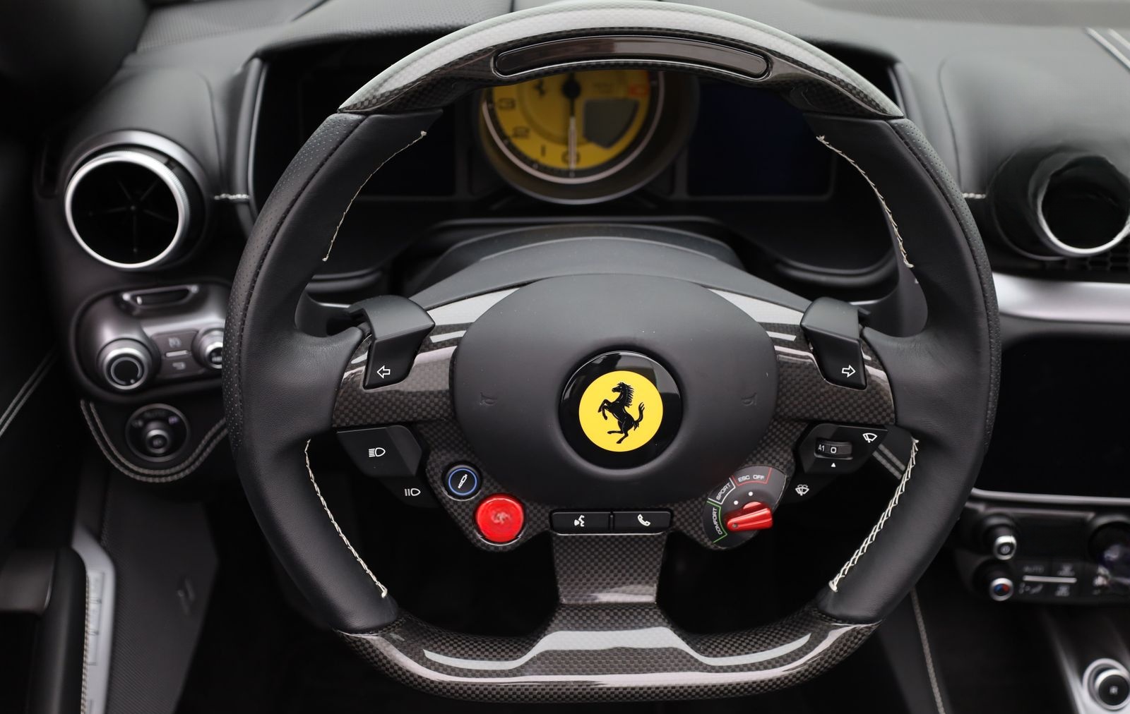 Ferrari Portofino - FERRARI HAMBURG foto 16