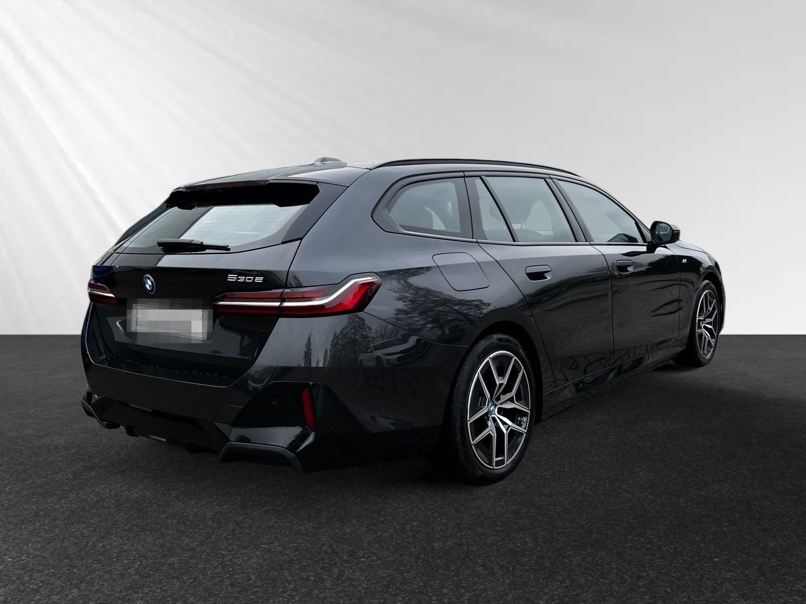 BMW 530e Touring M Sport|AHK|Pano|Head-Up|PA+ foto 3