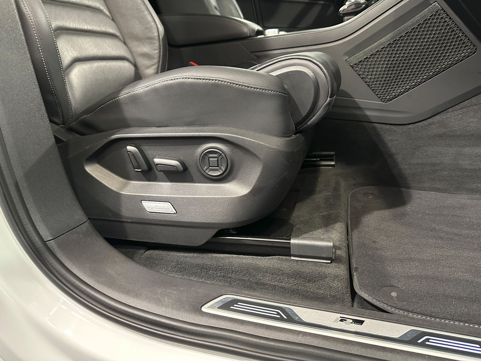 Volkswagen Touareg 4M*R LINE*LED-TEMPO-LUFT-MEMORY-NAV-SHZ foto 20