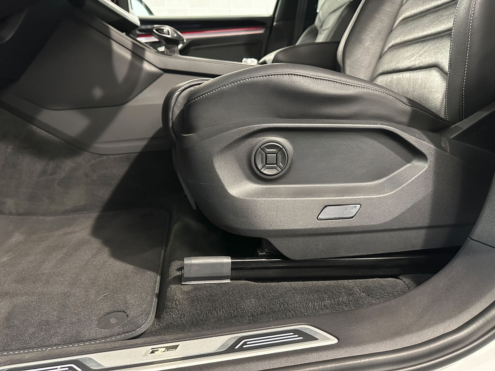 Volkswagen Touareg 4M*R LINE*LED-TEMPO-LUFT-MEMORY-NAV-SHZ foto 25