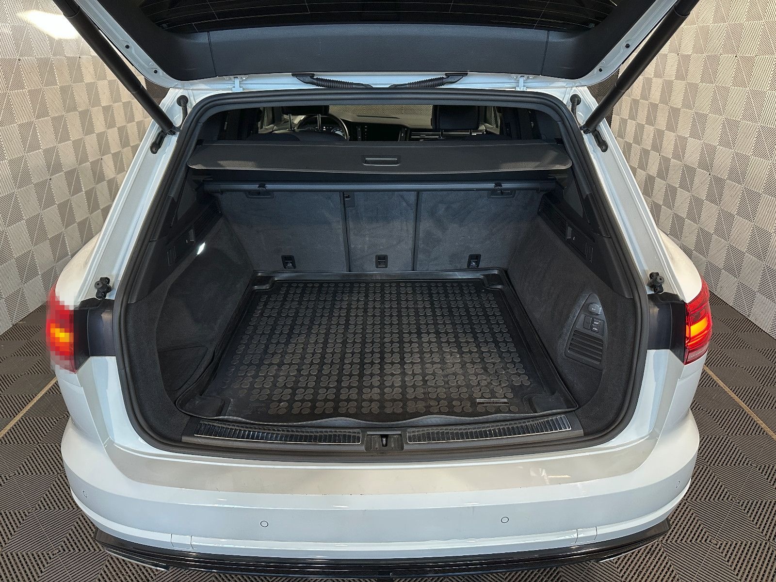 Volkswagen Touareg 4M*R LINE*LED-TEMPO-LUFT-MEMORY-NAV-SHZ foto 5