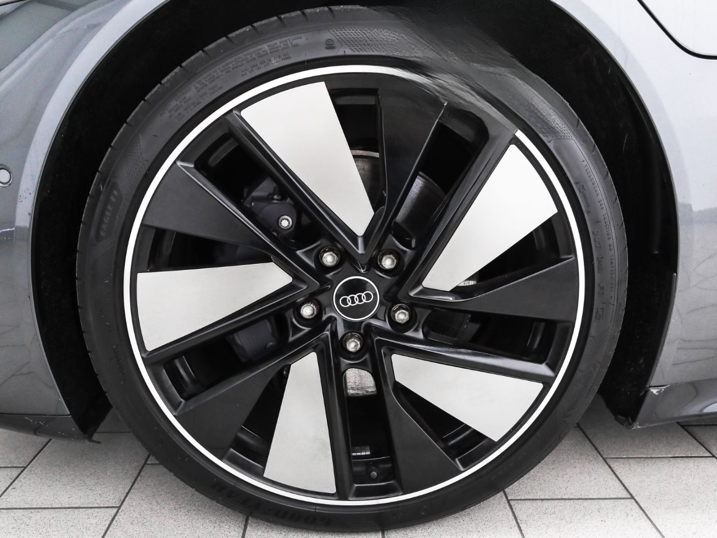 Audi e-tron GT quattro Pano Navi Allradlenkung foto 5