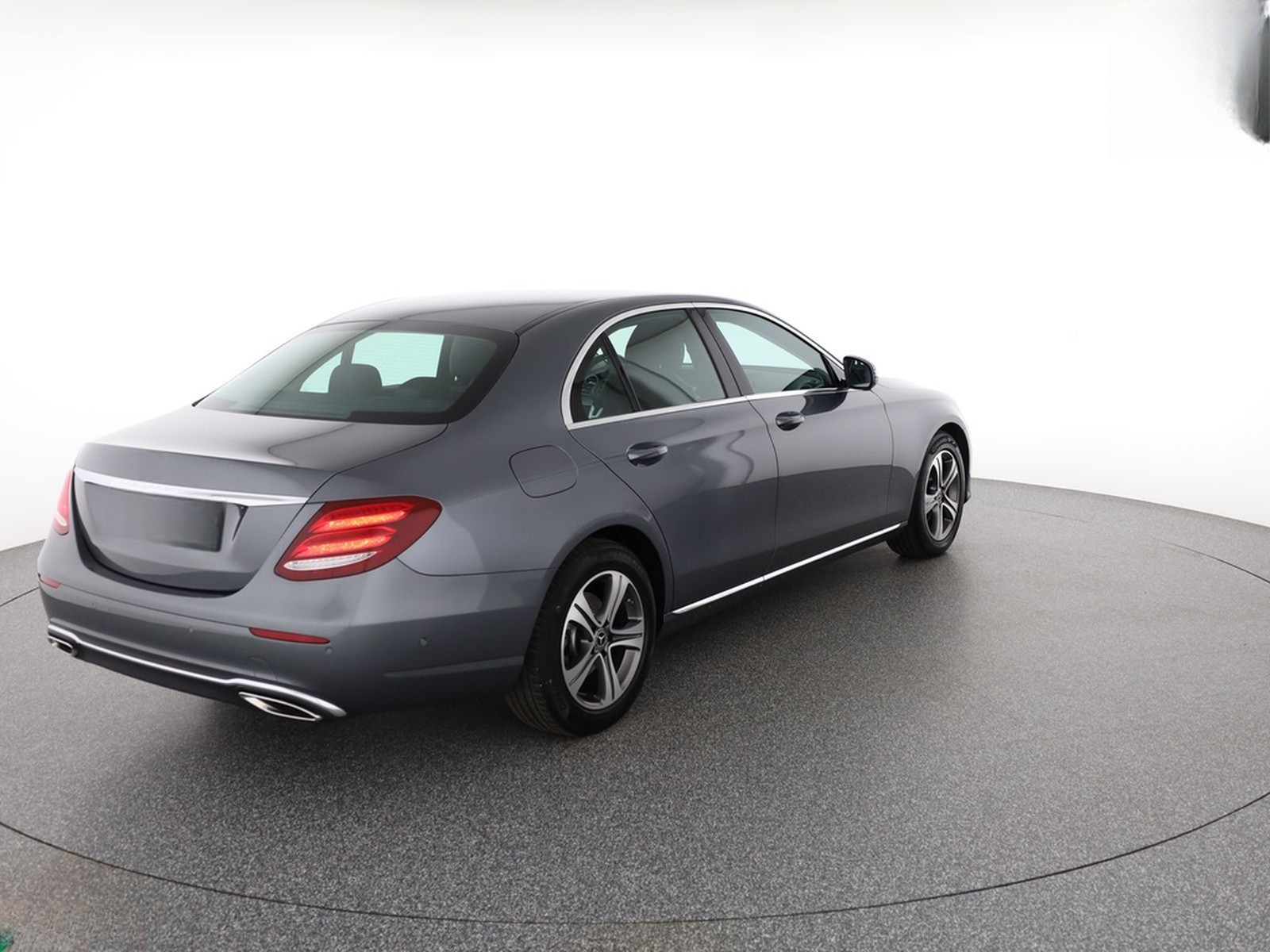 Mercedes-Benz E 200 4M AVANTGARDE KAMERA,TOTWINKEL,SPORTSITZE foto 5