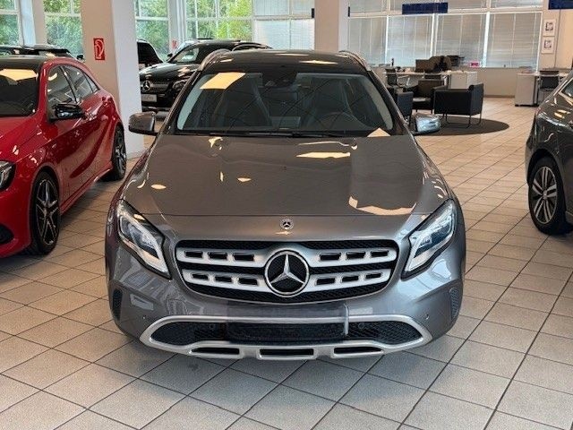 Mercedes-Benz GLA 220 4M Prog. 7G-DCT RFK LED SHZ IHC Panorama foto 2