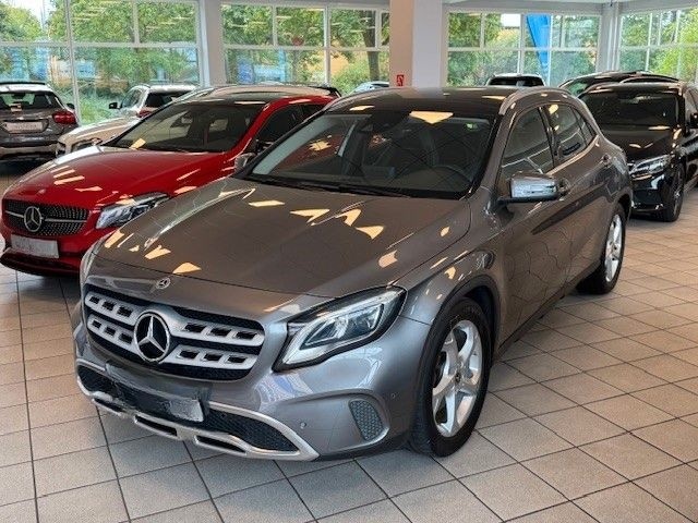 Mercedes-Benz GLA 220 4M Prog. 7G-DCT RFK LED SHZ IHC Panorama foto 3