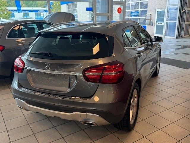 Mercedes-Benz GLA 220 4M Prog. 7G-DCT RFK LED SHZ IHC Panorama foto 7