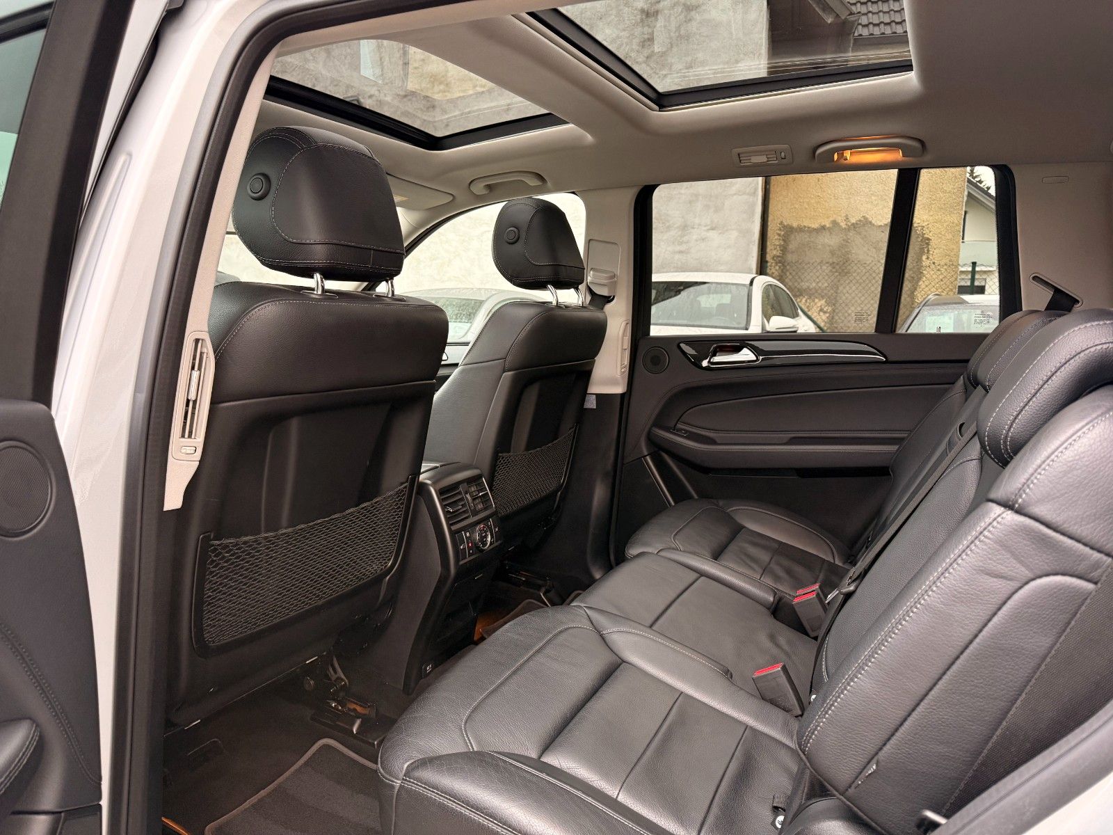 Mercedes-Benz GLS 350*AMG*7-SITZER*AHK*360°K*STANDH*LED*DISTR+ foto 13