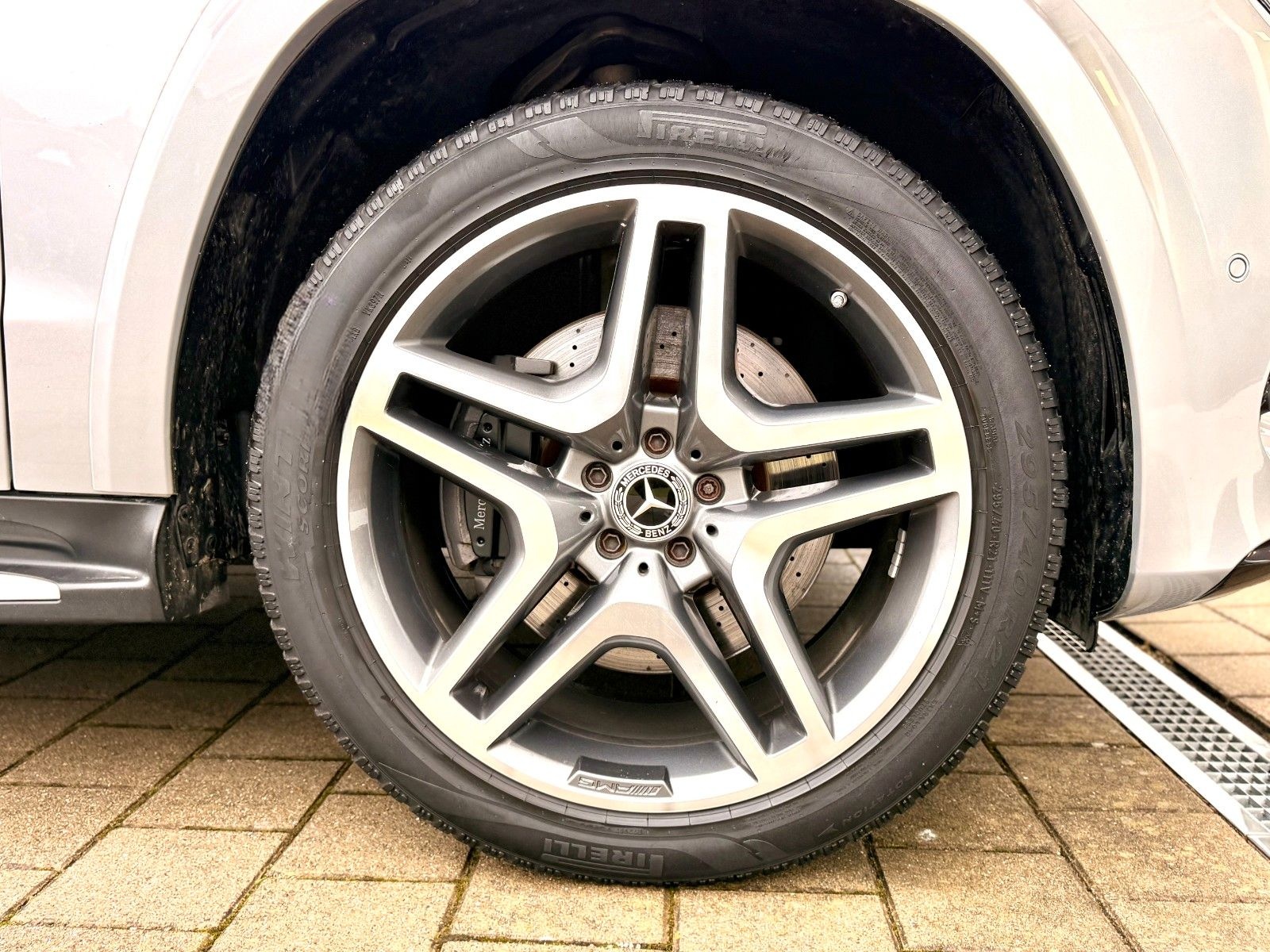 Mercedes-Benz GLS 350*AMG*7-SITZER*AHK*360°K*STANDH*LED*DISTR+ foto 23