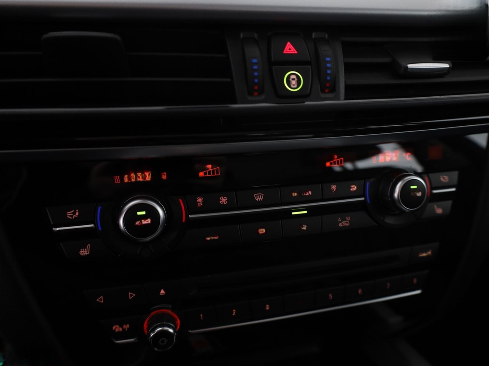 BMW X5 xDrive30d SHADOW STANDHEIZ,HUD,PANORAMA,1.HD foto 24