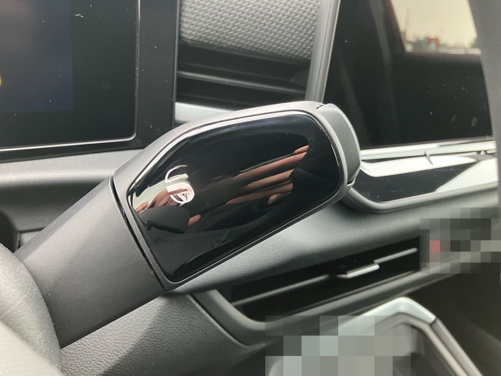 Volkswagen T-Roc R-Line 1.5eTSI 150PS DSG NAVI,HuD,IQ.LIGHT foto 14