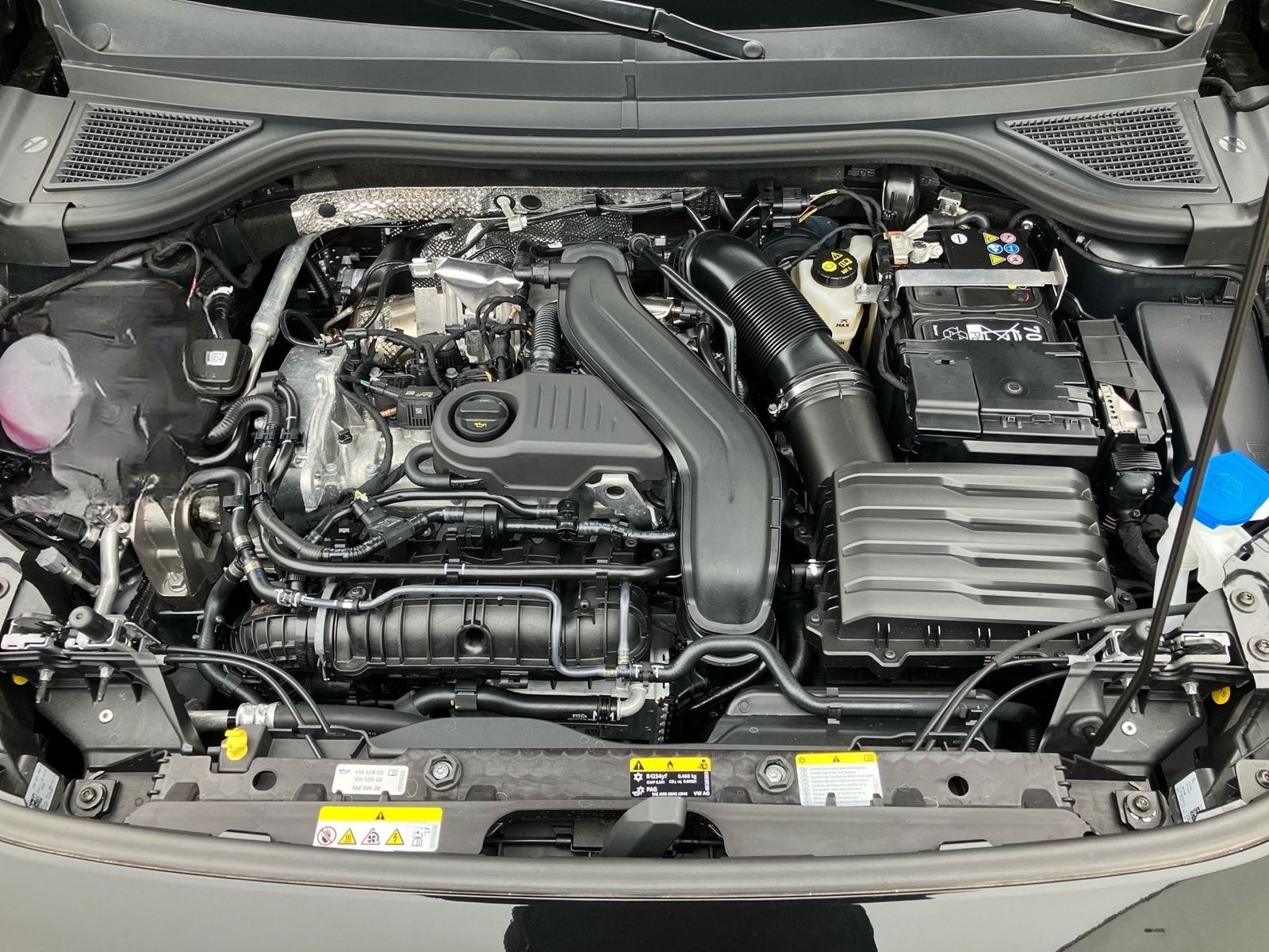 Volkswagen T-Roc R-Line 1.5eTSI 150PS DSG IQ.LIGHT,NAVI,AHK foto 16