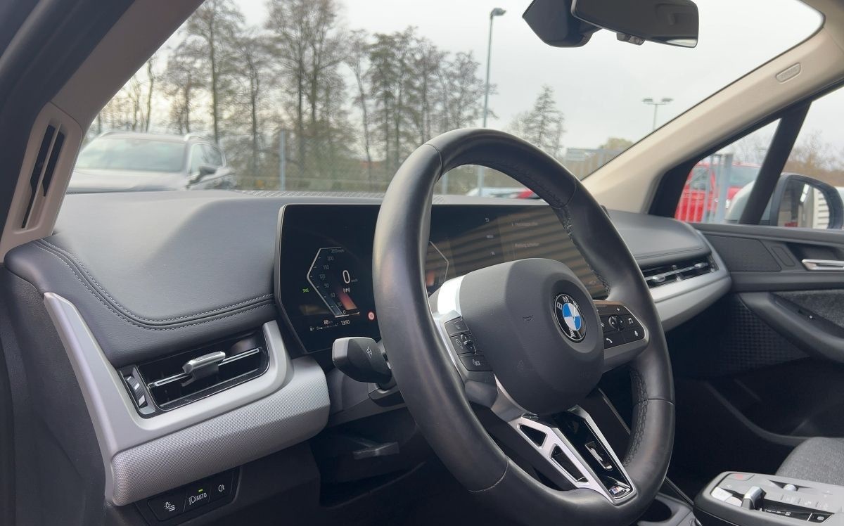BMW 220i Active Tourer LED+NAVI+SHZ+RFK+DAB+AHK+17" foto 16