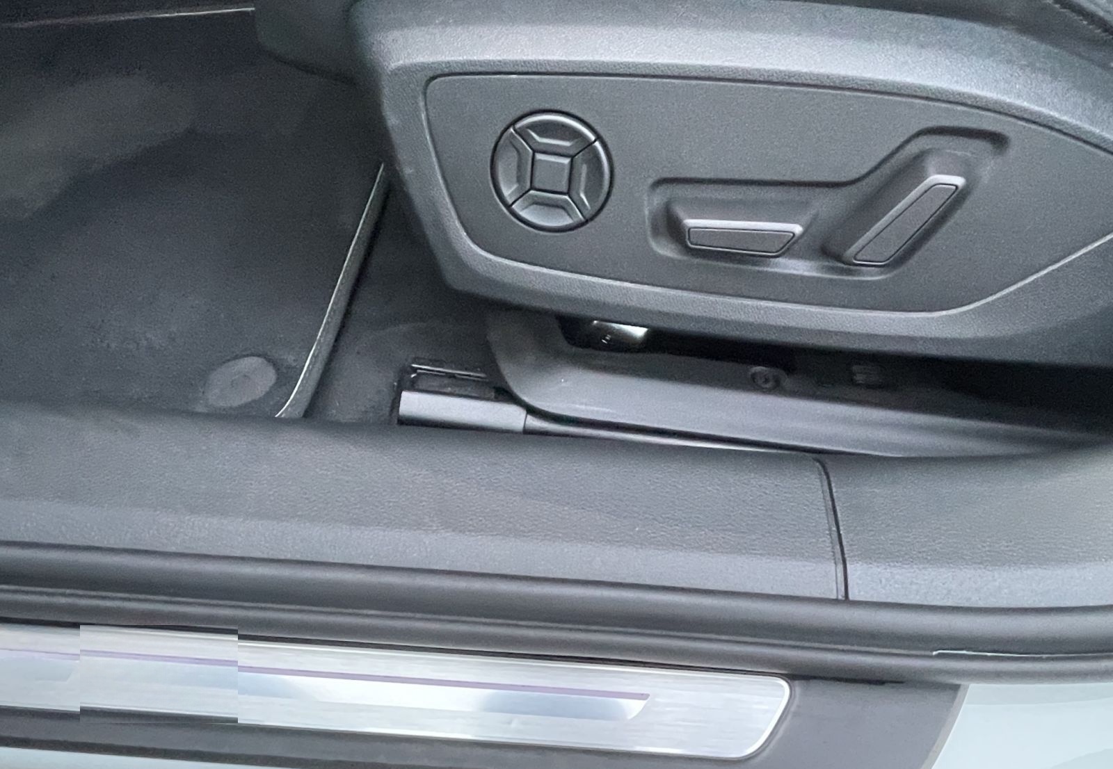 Audi A6 Avant 55 TFSI e quattro Matrix Pano 360° Navi foto 25