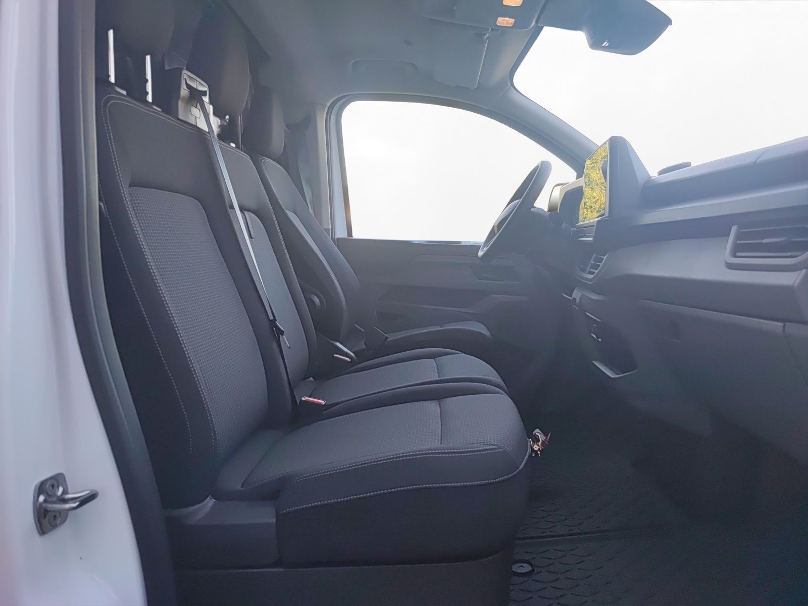 Volkswagen T7 Transporter Kurz Allrad AHK Klima Ganzjahresr foto 10