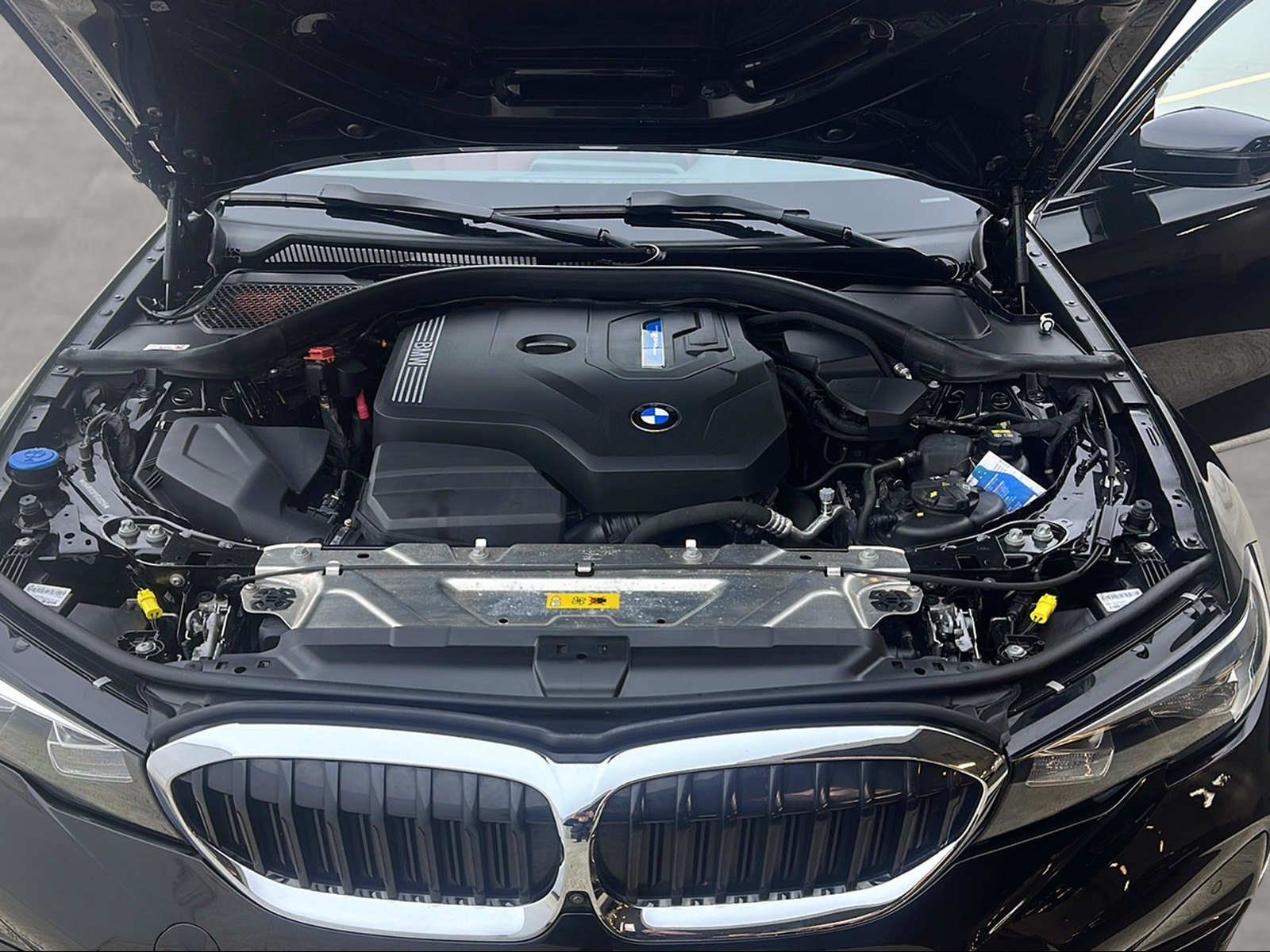 BMW 330e Touring M Sport LiveCockpitProf Kamera LED foto 20
