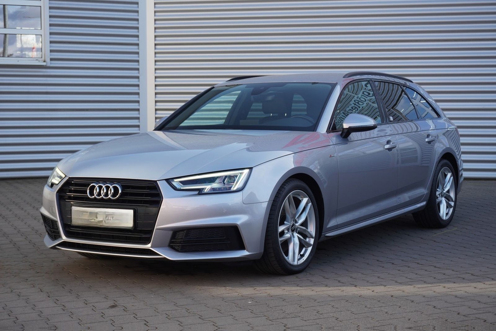 Audi A4 Avant TFSI sport S-Line LED Navi Teilleder foto 2