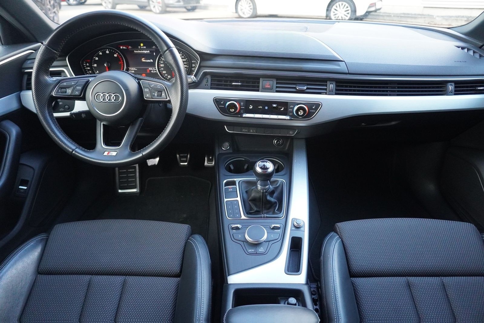 Audi A4 Avant TFSI sport S-Line LED Navi Teilleder foto 12