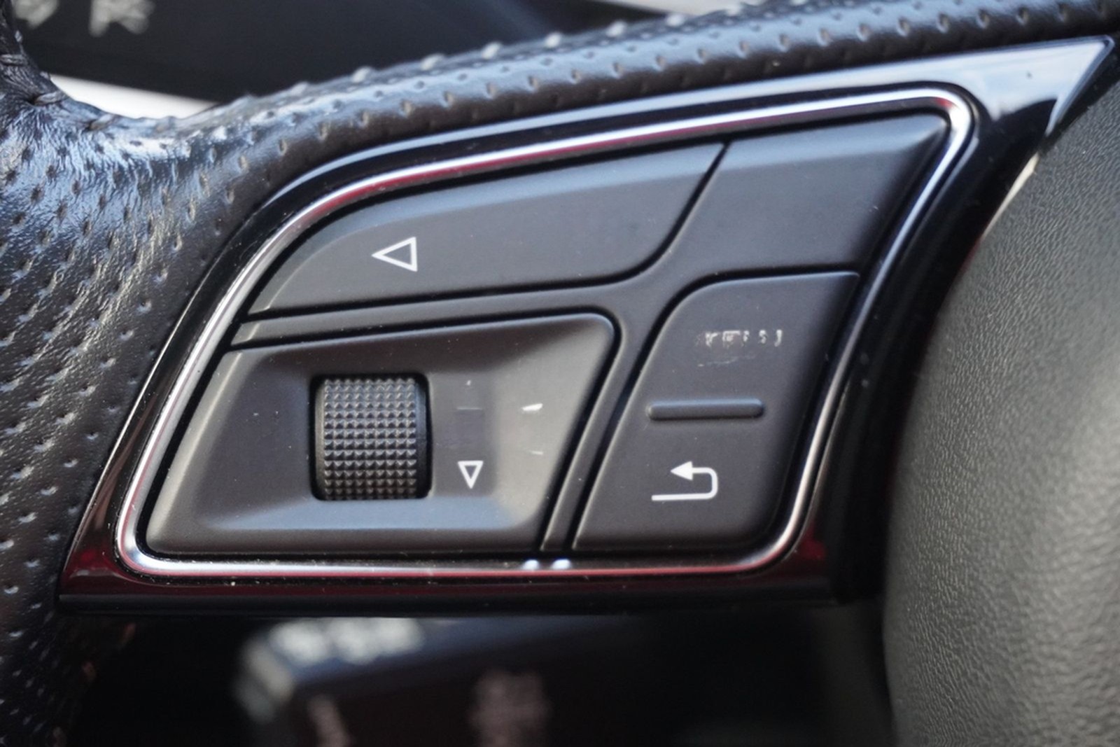 Audi A4 Avant TFSI sport S-Line LED Navi Teilleder foto 14