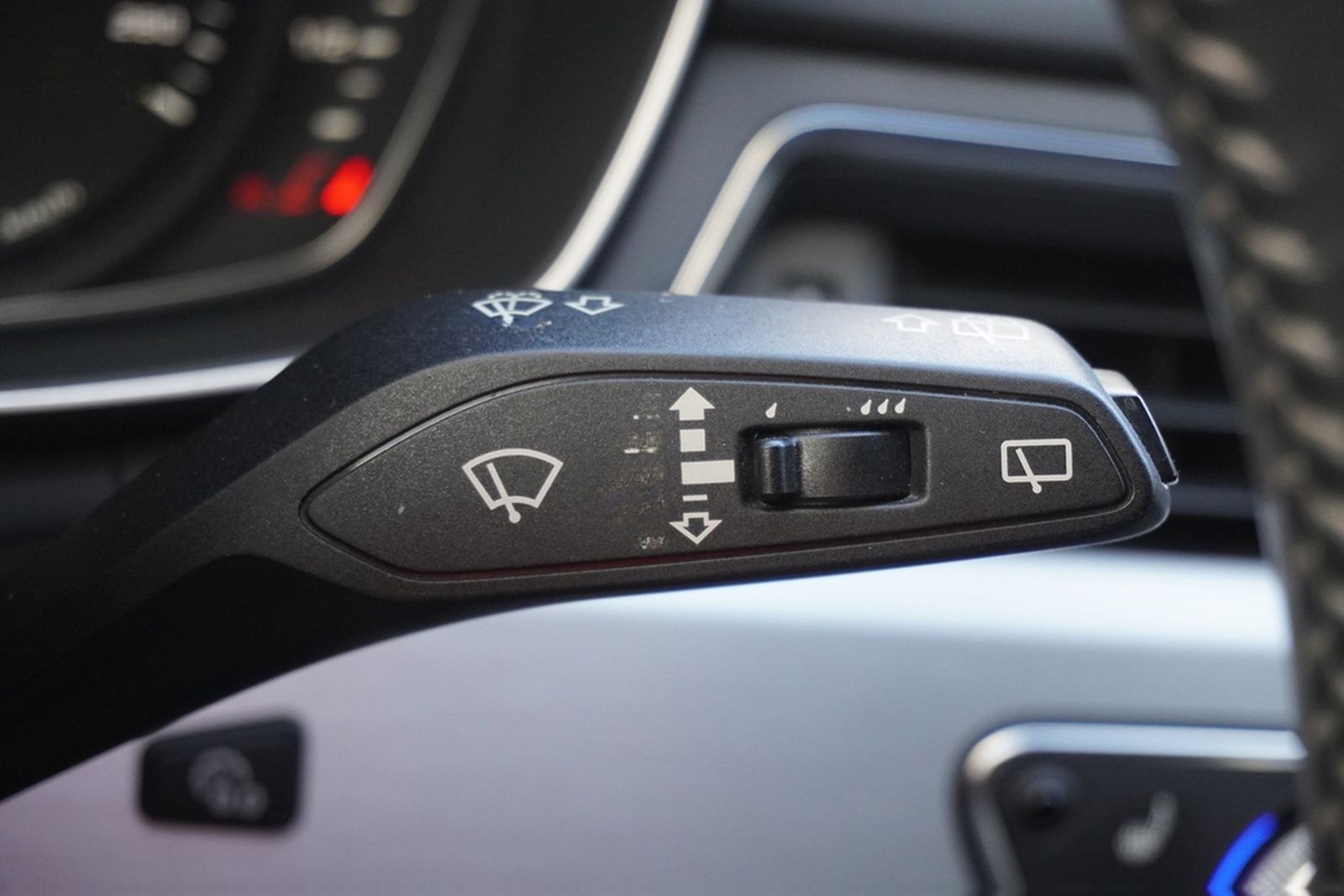 Audi A4 Avant TFSI sport S-Line LED Navi Teilleder foto 18