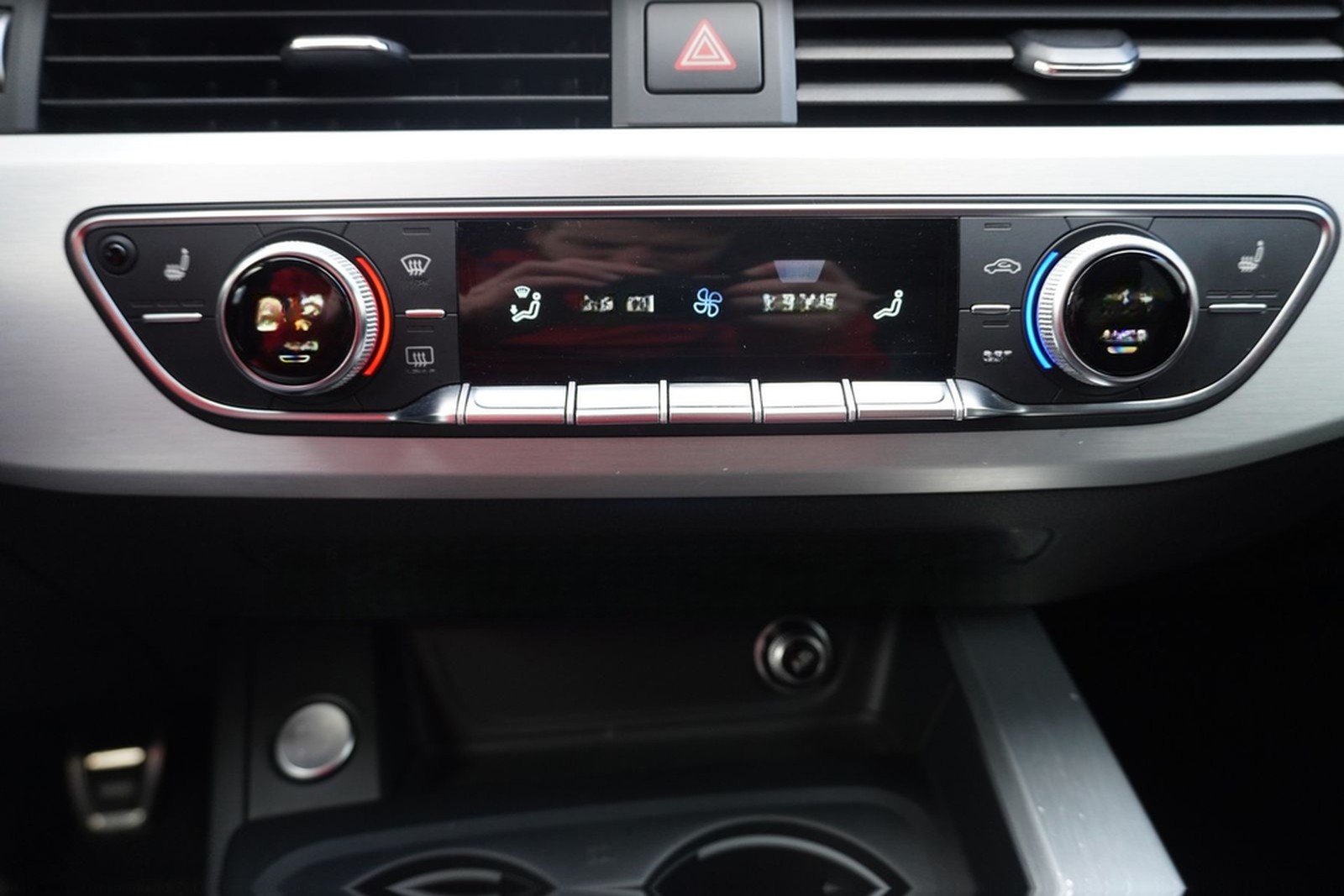 Audi A4 Avant TFSI sport S-Line LED Navi Teilleder foto 26