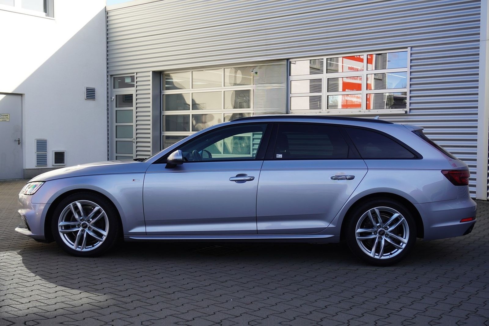 Audi A4 Avant TFSI sport S-Line LED Navi Teilleder foto 9