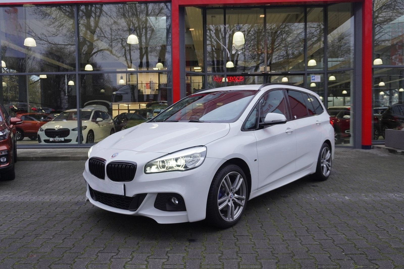 BMW 218iA Gran Tourer M Sport LED Temp Navi AHK PDC foto 2