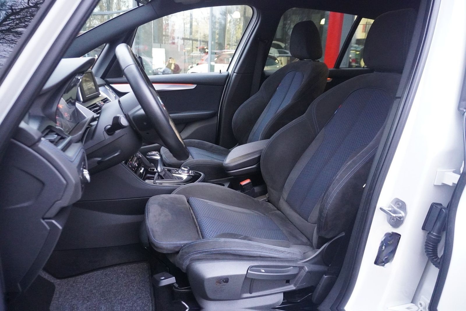 BMW 218iA Gran Tourer M Sport LED Temp Navi AHK PDC foto 11