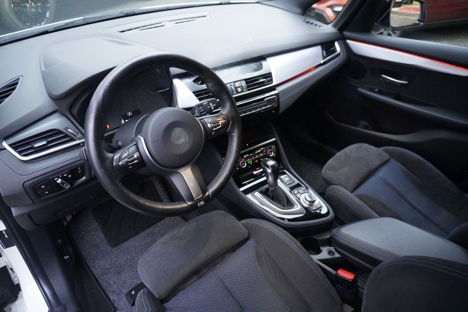 BMW 218iA Gran Tourer M Sport LED Temp Navi AHK PDC foto 10