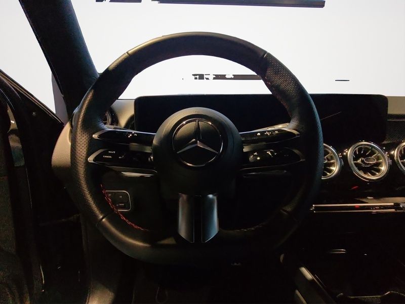 Mercedes-Benz GLB 200 AMG NIGHT MULTIBEAM AHK 360° AMBIENTE foto 14