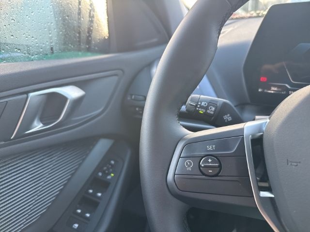 BMW 120 i Park-Assistent Navi LED SHZ Mehrzonenklima foto 12